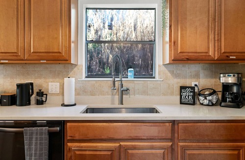Austin House | 2 Mirrored Units- Fire pits and grill, walk to Starbucks, HEB, restaurants