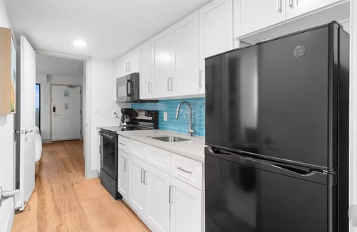 Myrtle Beach Resort | 2 Oceanfront Queen 1BR Suites | Balcony, Kitchen, Pool, 1.2 mi to Broadway