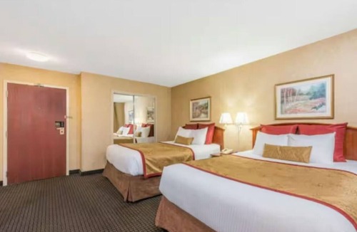 Witmer Hotel | 2 Pet-friendly Units | Near Downtown Lancaster | Free Onsite Parking
