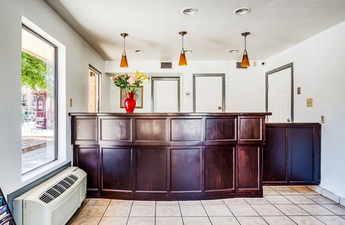 Groesbeck Apartment | 2 Queen Bed|Smk|Groesbeck TX