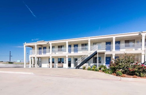 Wichita Falls Apartment | 2 Queen Beds | Non-Smoking