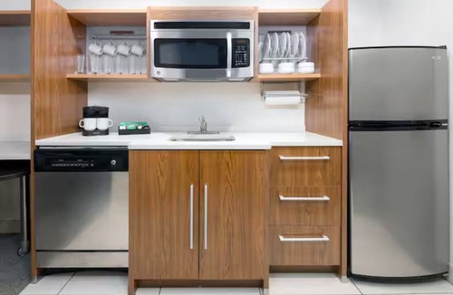 North Charleston Hotel | 2 Queen Studio: Gym & Pool Access | 3 mi to Airport | 1mi to Shopping & Events