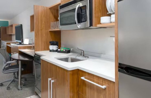 North Charleston Hotel | 2 Queen Studio: Gym & Pool Access | 3 mi to Airport | 1mi to Shopping & Events