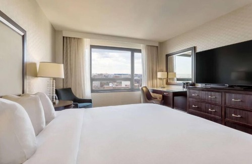 Dupont Circle Hotel | 2 Quiet & Comfortable Pet Friendly Units w/Pool!