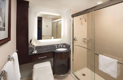 Dupont Circle Hotel | 2 Quiet & Comfortable Pet Friendly Units w/Pool!