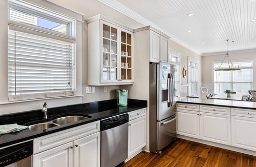 Isle of Palms House | 2 Rooftop decks, pool/elevator. Downtown IOP, 1 blk from beach. Pet friendly!