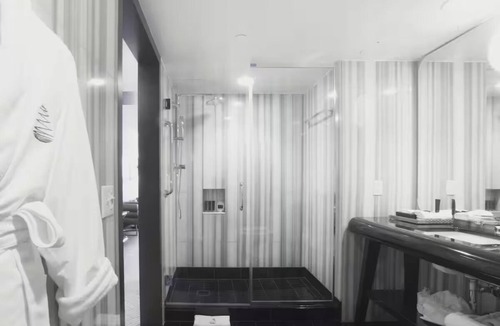 Foggy Bottom Hotel | 2 Scenic Deluxe Doubles | The Watergate Hotel | Perfect for Romantic Getaways
