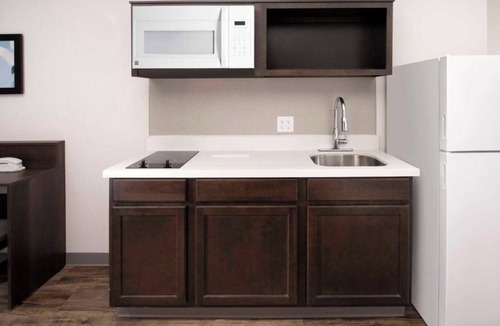 Newnan Hotel | 2 Spacious Studios Near Newnan Attractions