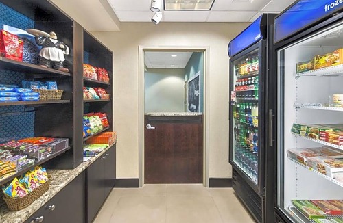Royal Pines Estates Hotel | 2-Star Hotel ∙ Hampton Inn Columbia I-20-Clemson Road