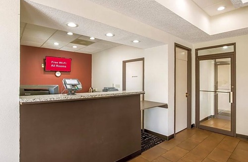 Statesboro Hotel | 2-Star Hotel ∙ Red Roof Inn & Suites Statesboro - University