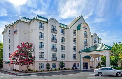 Winston - Salem Hotel | 2-Star Hotel ∙ Comfort Suites Hanes Mall