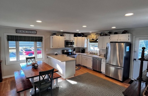 Emerald Isle House | 2 Step - Beachside 3BR/3BA in Emerald Isle, NC