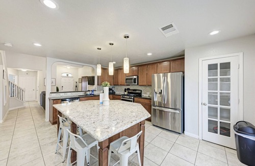 Round Rock House | 2 Story 4 Bedroom Modern Home near Kalahari Resort