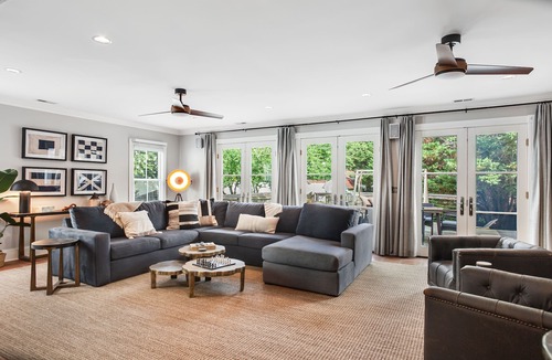 Eastport House | 2-story downtown home with enclosed yard, deck, firepit, gas grill & fireplace