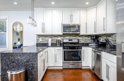 Mount Rainier House | 2 Story Oasis: 30+Days + Large Yard/Pet Friendly
