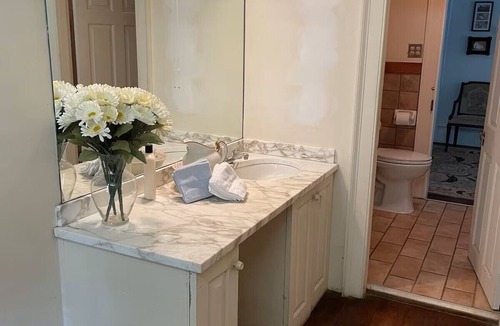 Washington Bed & Breakfast | 2 Twin beds room at Chantilly bed & breakfast in welcoming Washington GA
