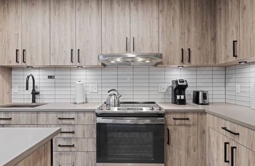 Navy Yard Apartment | 2 Units | Breathtaking DC Getaway w/Rooftop Views | Walk to Parks & Museums