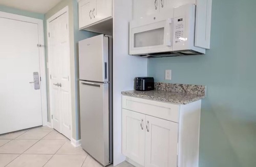 Litchfield by the Sea Hotel | 2 Units l Oceanfront Stay Near Pawleys Island w/Easy Beach Access