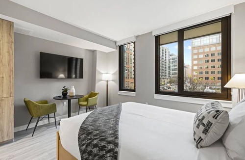 Navy Yard Apartment | 2 Units | Spacious Family Getaway | Stay Near Smithsonian & National Gallery