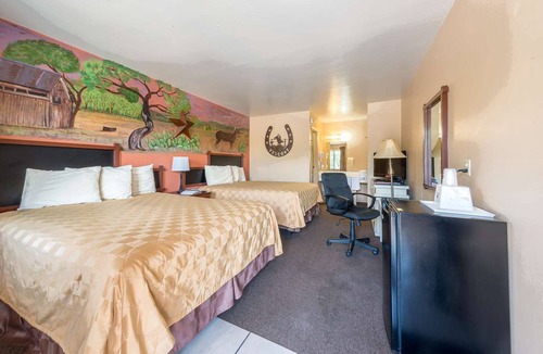 Junction Hotel | 2 Value-Pack Units w/Free Parking - Ideal for Family Weekend Adventures