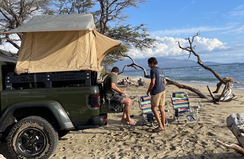Kahului House | 2022 Jeep Gladiator Rubicon with a Rooftop tent & all the amenities!