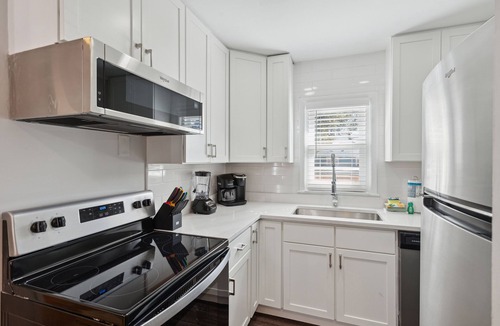 Folly Beach Cottage | 207 W Cooper - The Coop - Cute Folly Cottage in Central Location - Pets Considered
