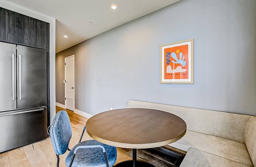 Rainey Street Historic District Condo | 24th floor - Corner condo - lake-view balcony - rooftop pool & gym