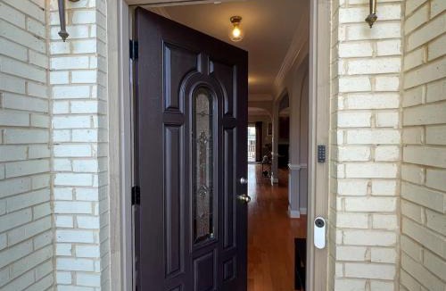 Nauck House | 25 Lux Room 3 - 1 Queen Bed, Shared Bathroom - Nonsmoking