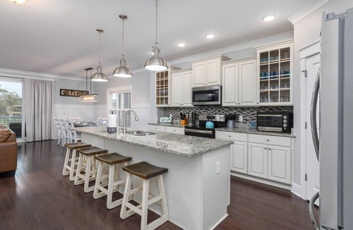 Folly Field House | 297 m² House ∙ 6 bedrooms ∙ 22 guests