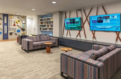 Warehouse District Hotel | 2BD Suite - Rooftop Pool/Gym/Near Downtown Austin!