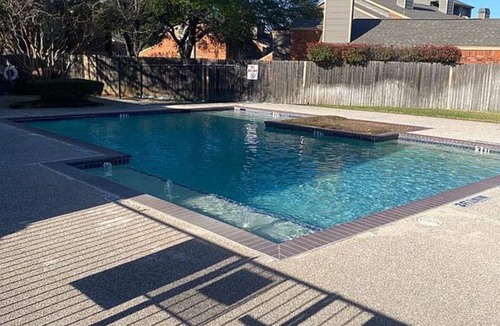 North Arlington Condo | 2Bd Updated Condo- N.Arlington Entertainment District - Gated w/Parking
