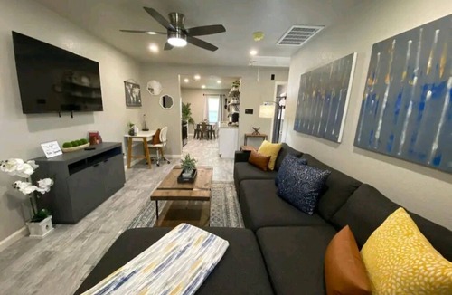 Pasadena House | 2bdr Oasis in Pasadena