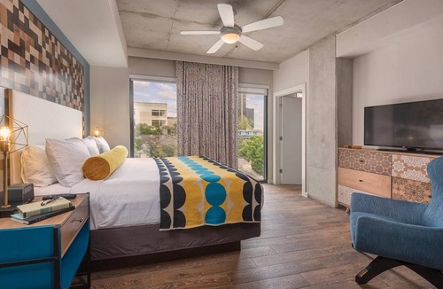 Civic District Resort | 2Bed/2Bath Deluxe Suite in Central Austin Resort with a Rooftop Pool!