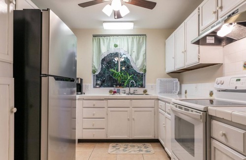 Laie House | 2BR 1 BA with a view [30 days]