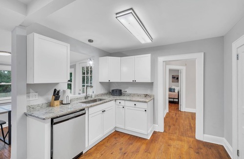 Sans Souci House | 2Br/2Ba w/Patio and Workspace walk to Cherrydale