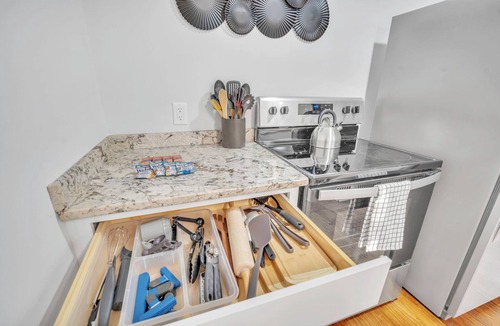 Sans Souci House | 2Br/2Ba w/Patio and Workspace walk to Cherrydale