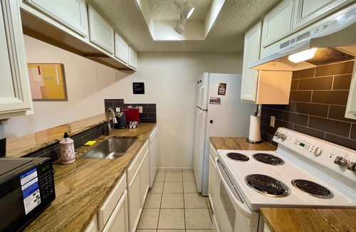 Riverside House | 2br/2bath King House 5 minutes to Downtown ATX!