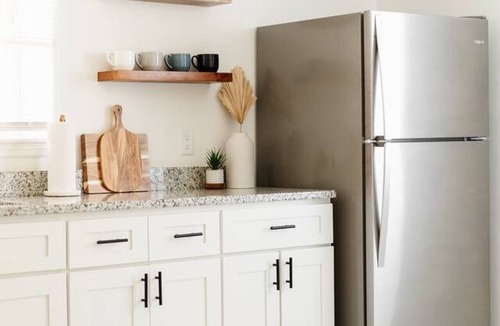 Midtown House | 2BR Boho Vintage Gem Close Hospitals & Downtown