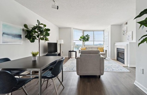 Ballston Apartment | 2BR Executive City Suite With Gym & Pool