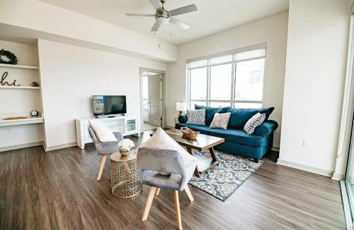 Third Ward Apartment | 2BR Fully Furnished Apartment Uptown - BOA Stadium apts