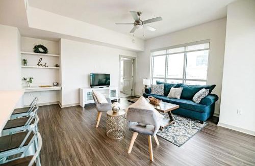 Third Ward Apartment | 2BR Fully Furnished Apartment Uptown - BOA Stadium apts