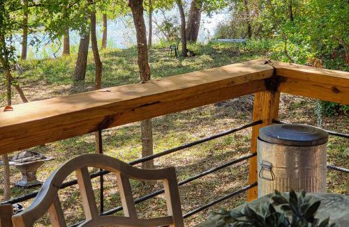 Bandera House | 2BR Home on River w/Outdoor Dining Area & Deck