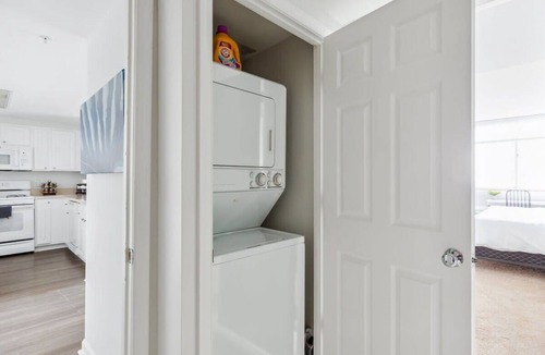 Ballston Apartment | 2BR Luxury City Suite With Gym & Pool