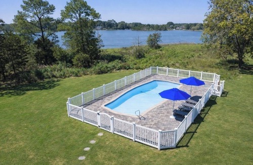 Cambridge House | 2BR Riverfront Retreat on 61 acres with 270 degrees of waterfront/private Pool