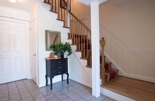 Arlington House | 3.5 miles to Washington DC- Family Size Spacious 4BDR + Parking
