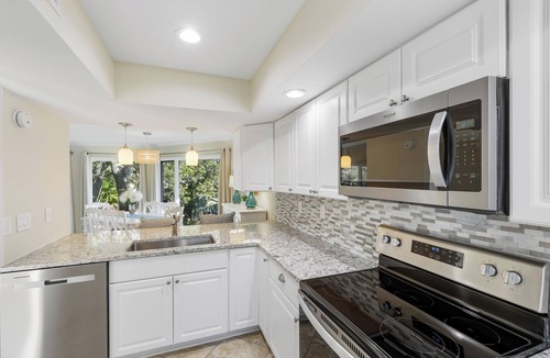 Spinnaker Beachhouses House | 3-5 Min walk to Seabrook beaches with Golf & Lagoon views! Amenity Card included