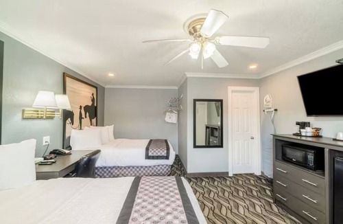Ira Hotel | 3 Accommodations Available Near Sammy Baugh Golf Course With Free Parking Access