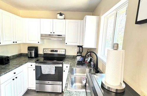 Charlotte House | 3 Bdrm 2 Full Bath 15 mins from Uptown