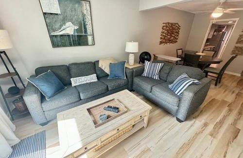 Beach Lagoon House | 3 bed 2bath just steps to Coligny Plaza & Beach