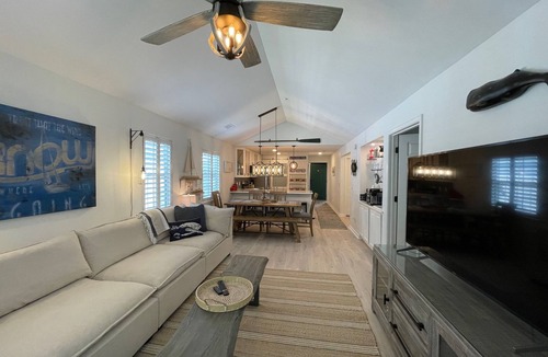 Pawleys Island Condo | 3 Bed/3 Bath Remodeled End Unit & 5 min to Beach! Pet Friendly!